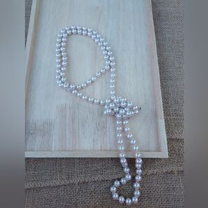 ELEGANT VINTAGE 50" CREAMY FAUX PEARL NECKLACE! CLASSIC & VERSATILE
